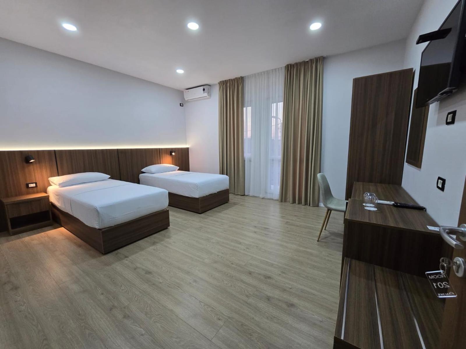 Hotel Aleks Shkoder Exterior photo